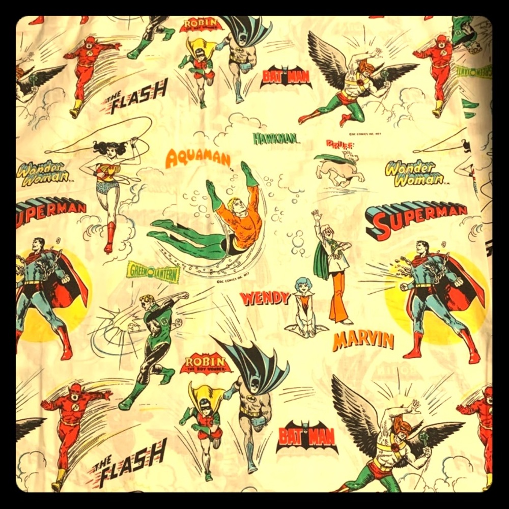 Vintage 1977 DC comics twin top sheet.